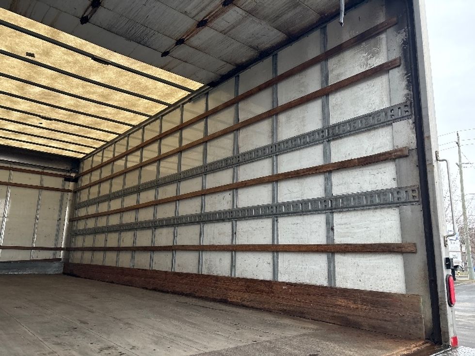 Medium Duty Box Truck-Light and Medium Duty Trucks-Freightliner-2019-M2-Mississauga-ON-245,467\n\t\tkm-$ 69,500 - Image 12