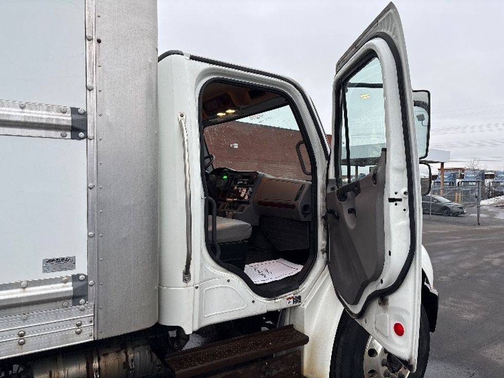 Medium Duty Box Truck-Light and Medium Duty Trucks-Freightliner-2019-M2-Mississauga-ON-245,467\n\t\tkm-$ 69,500 - Image 20