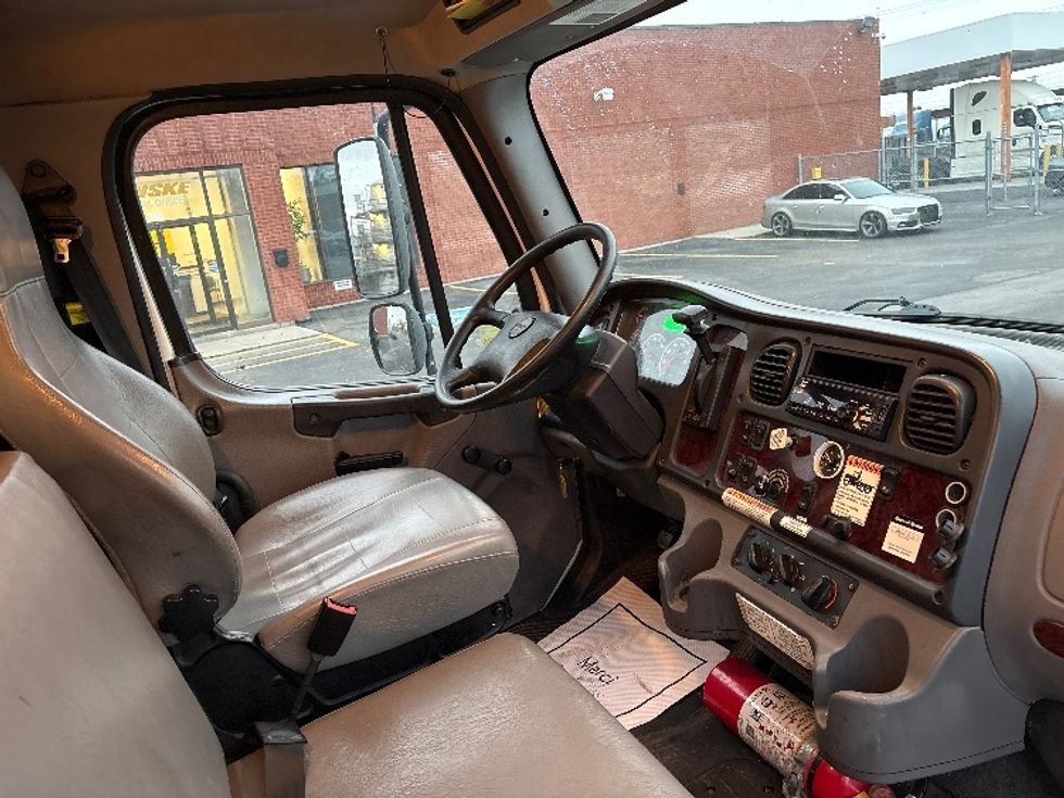 Medium Duty Box Truck-Light and Medium Duty Trucks-Freightliner-2019-M2-Mississauga-ON-245,467\n\t\tkm-$ 69,500 - Image 22
