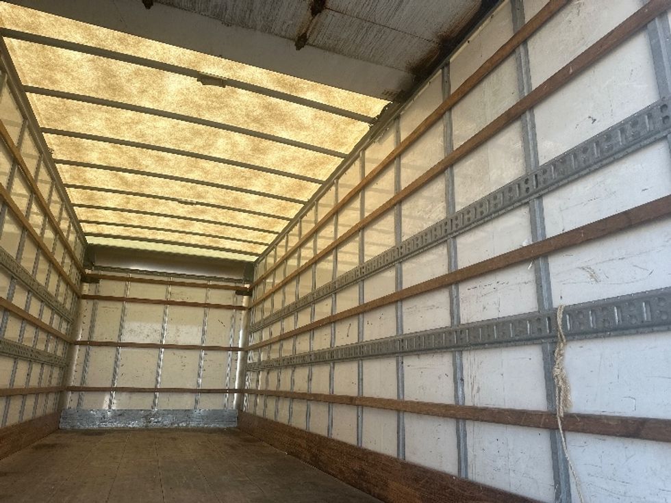 Medium Duty Box Truck-Light and Medium Duty Trucks-Freightliner-2019-M2-Mississauga-ON-249,774\n\t\tkm-$ 73,500 - Image 12