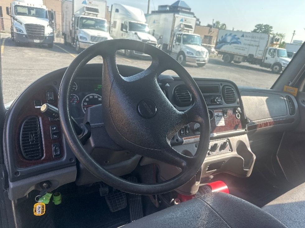 Medium Duty Box Truck-Light and Medium Duty Trucks-Freightliner-2019-M2-Mississauga-ON-249,774\n\t\tkm-$ 73,500 - Image 22