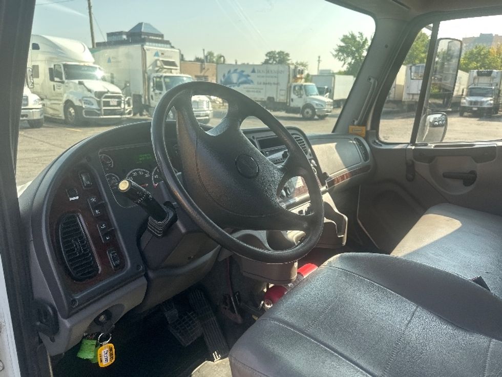 Medium Duty Box Truck-Light and Medium Duty Trucks-Freightliner-2019-M2-Mississauga-ON-249,774\n\t\tkm-$ 73,500 - Image 24
