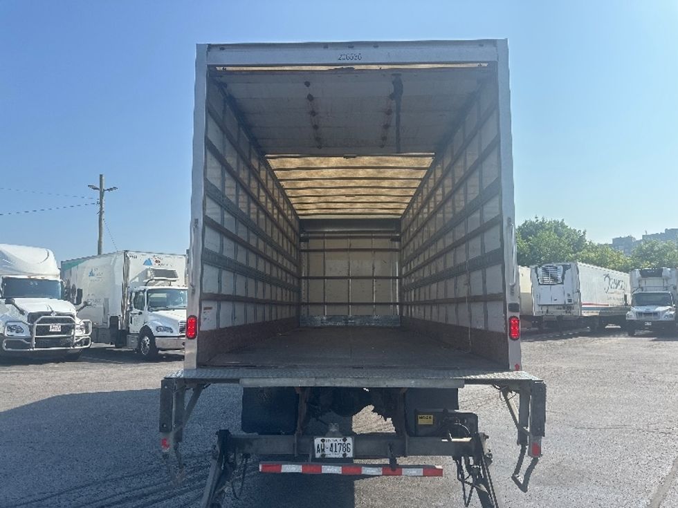 Medium Duty Box Truck-Light and Medium Duty Trucks-Freightliner-2019-M2-Mississauga-ON-249,774\n\t\tkm-$ 73,500 - Image 8