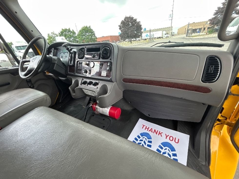 Medium Duty Box Truck-Light and Medium Duty Trucks-Freightliner-2019-M2-Mississauga-ON-252,621\n\t\tkm-$ 68,500 - Image 21