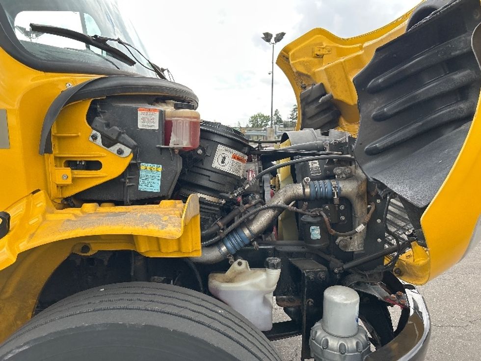 Medium Duty Box Truck-Light and Medium Duty Trucks-Freightliner-2019-M2-Mississauga-ON-252,621\n\t\tkm-$ 68,500 - Image 23