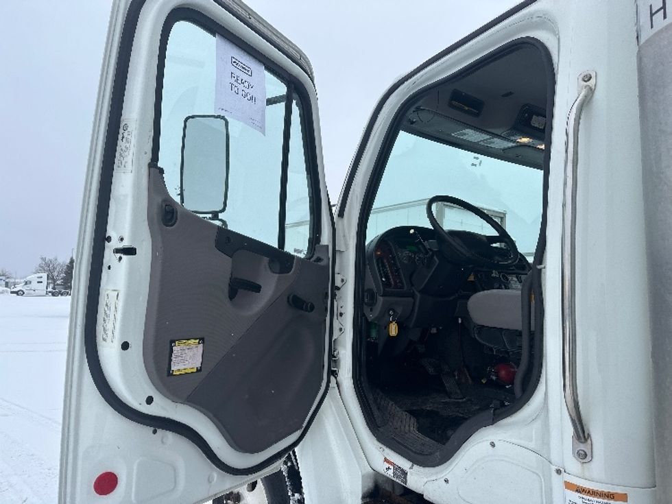 Medium Duty Box Truck-Light and Medium Duty Trucks-Freightliner-2019-M2-Mississauga-ON-261,070\n\t\tkm-$ 68,000 - Image 15