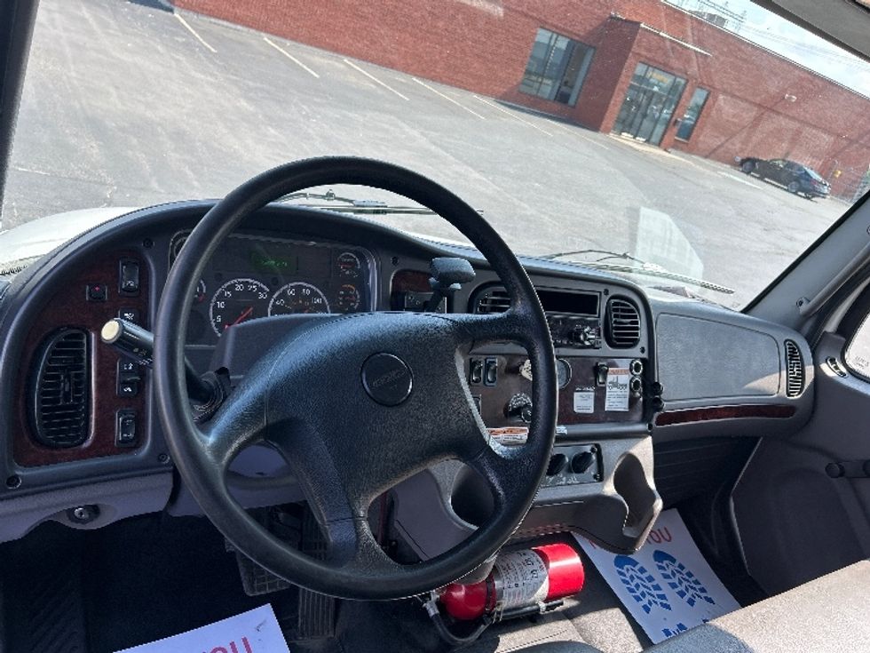 Medium Duty Box Truck-Light and Medium Duty Trucks-Freightliner-2019-M2-Mississauga-ON-261,218\n\t\tkm-$ 67,750 - Image 17