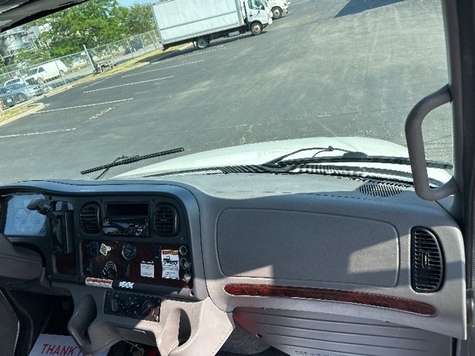 Medium Duty Box Truck-Light and Medium Duty Trucks-Freightliner-2019-M2-Mississauga-ON-261,218\n\t\tkm-$ 67,750 - Image 21