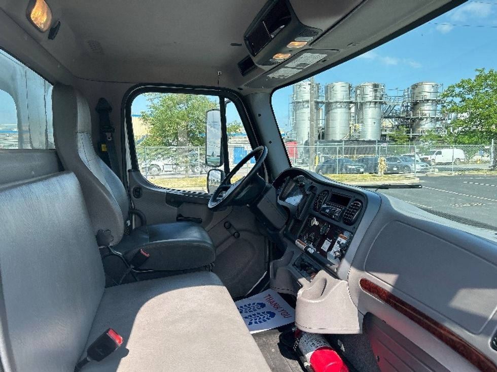 Medium Duty Box Truck-Light and Medium Duty Trucks-Freightliner-2019-M2-Mississauga-ON-261,218\n\t\tkm-$ 67,750 - Image 22