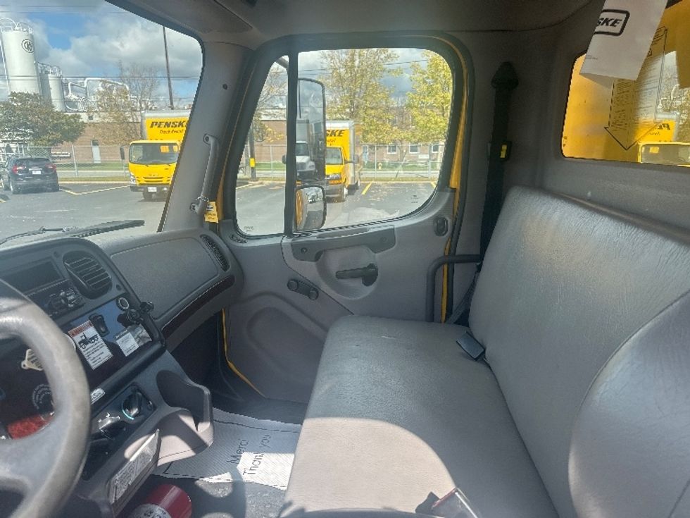 Medium Duty Box Truck-Light and Medium Duty Trucks-Freightliner-2019-M2-Mississauga-ON-261,424\n\t\tkm-$ 66,750 - Image 19