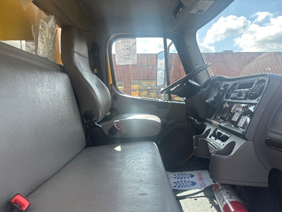 Medium Duty Box Truck-Light and Medium Duty Trucks-Freightliner-2019-M2-Mississauga-ON-261,424\n\t\tkm-$ 66,750 - Image 22