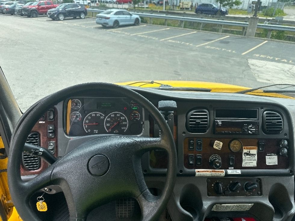 Medium Duty Box Truck-Light and Medium Duty Trucks-Freightliner-2019-M2-Mississauga-ON-264,895\n\t\tkm-$ 67,000 - Image 17