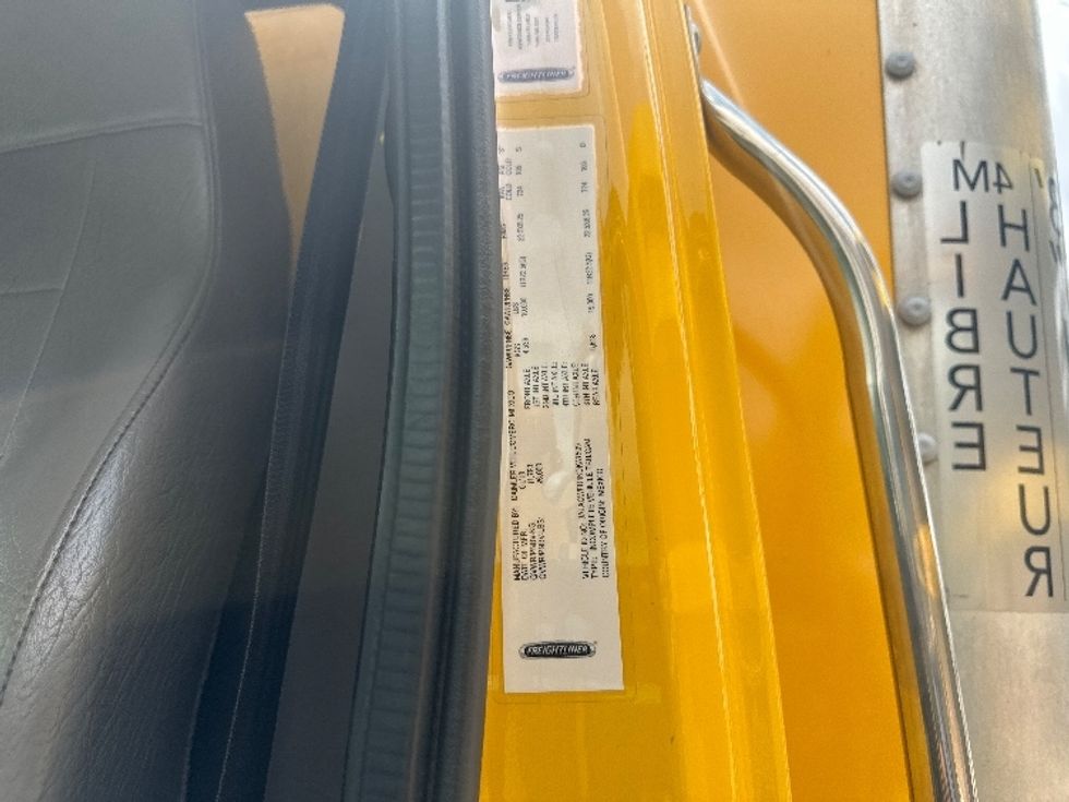 Medium Duty Box Truck-Light and Medium Duty Trucks-Freightliner-2019-M2-Mississauga-ON-264,895\n\t\tkm-$ 67,000 - Image 26