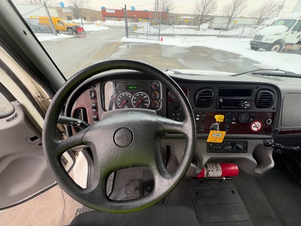 Medium Duty Box Truck-Light and Medium Duty Trucks-Freightliner-2019-M2-Mississauga-ON-302,045\n\t\tkm-$ 48,250 - Image 18