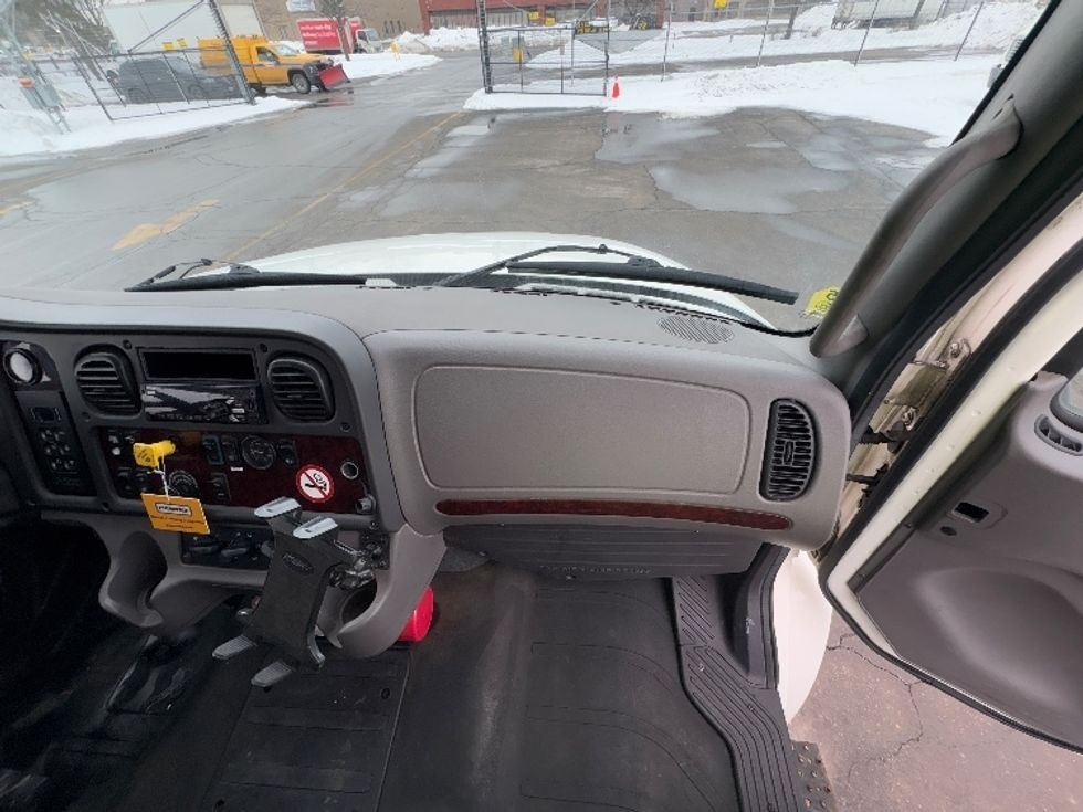 Medium Duty Box Truck-Light and Medium Duty Trucks-Freightliner-2019-M2-Mississauga-ON-302,045\n\t\tkm-$ 48,250 - Image 21