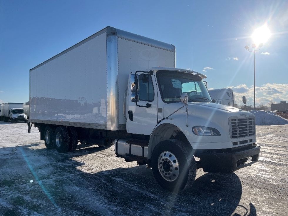 Medium Duty Box Truck-Light and Medium Duty Trucks-Freightliner-2019-M2-Mississauga-ON-318,200\n\t\tkm-$ 69,000 - Image 1