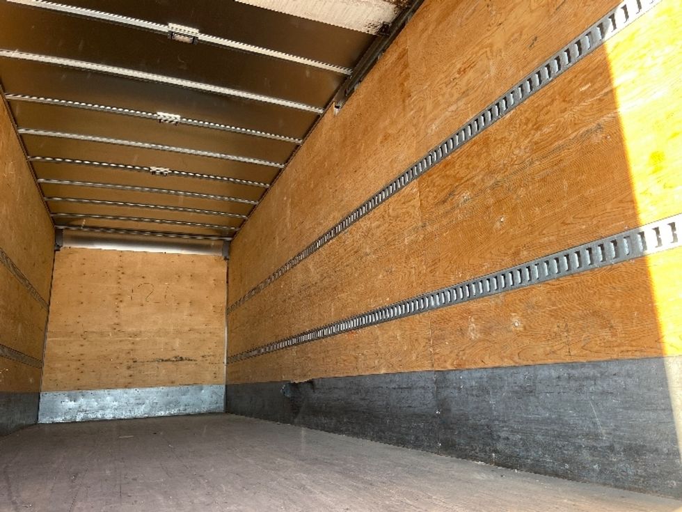 Medium Duty Box Truck-Light and Medium Duty Trucks-Freightliner-2019-M2-Mississauga-ON-318,200\n\t\tkm-$ 69,000 - Image 12