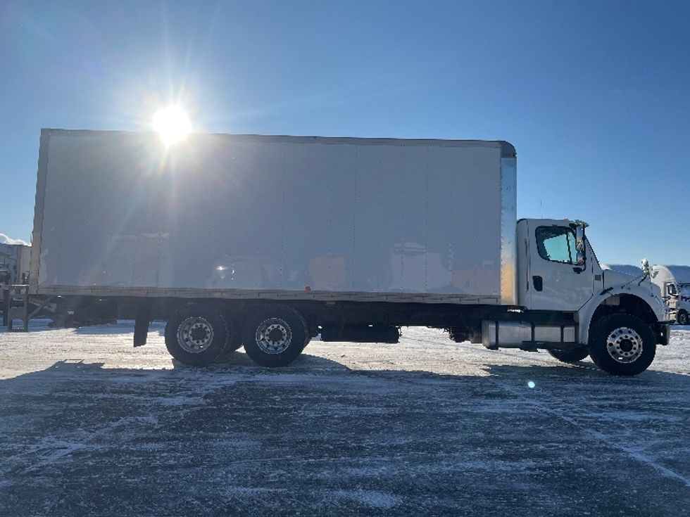 Medium Duty Box Truck-Light and Medium Duty Trucks-Freightliner-2019-M2-Mississauga-ON-318,200\n\t\tkm-$ 69,000 - Image 15