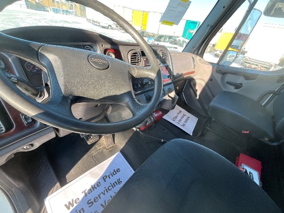 Medium Duty Box Truck-Light and Medium Duty Trucks-Freightliner-2019-M2-Mississauga-ON-318,200\n\t\tkm-$ 69,000 - Image 17