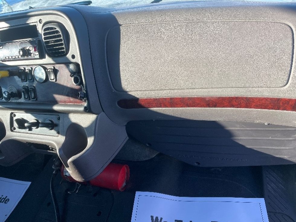 Medium Duty Box Truck-Light and Medium Duty Trucks-Freightliner-2019-M2-Mississauga-ON-318,200\n\t\tkm-$ 69,000 - Image 21