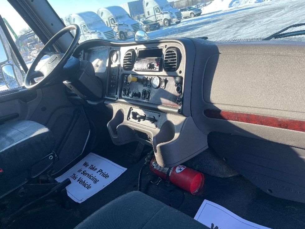 Medium Duty Box Truck-Light and Medium Duty Trucks-Freightliner-2019-M2-Mississauga-ON-318,200\n\t\tkm-$ 69,000 - Image 22