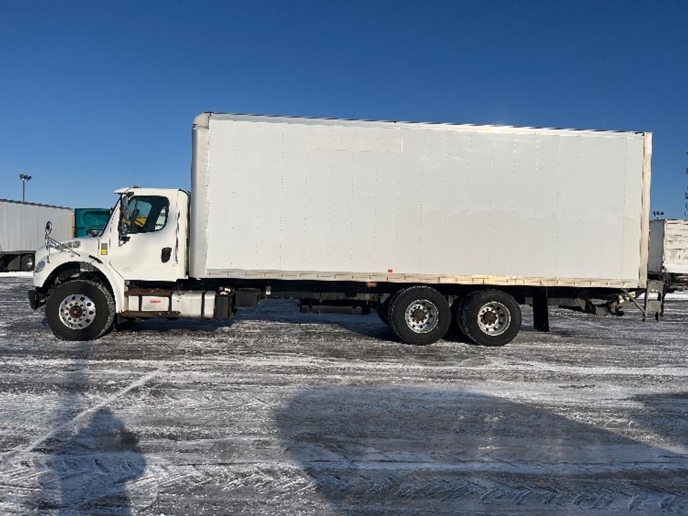 Medium Duty Box Truck-Light and Medium Duty Trucks-Freightliner-2019-M2-Mississauga-ON-318,200\n\t\tkm-$ 69,000 - Image 4