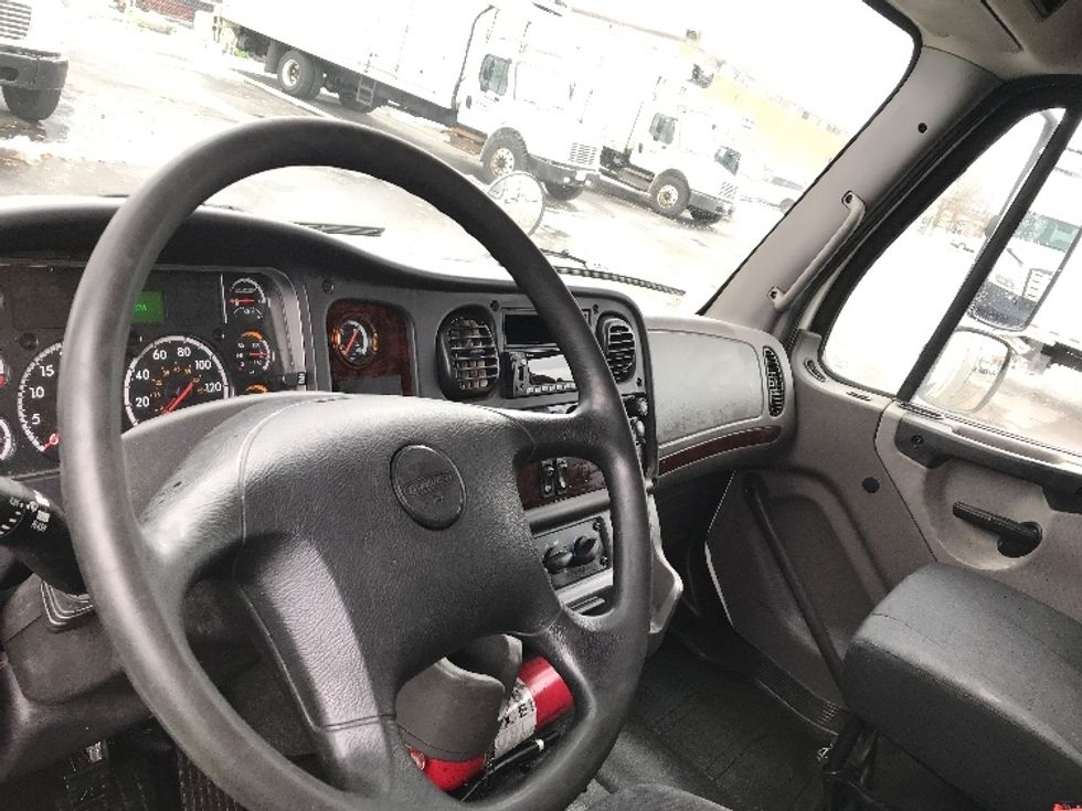 Medium Duty Box Truck-Light and Medium Duty Trucks-Freightliner-2019-M2-Mississauga-ON-320,718\n\t\tkm-$ 71,250 - Image 17