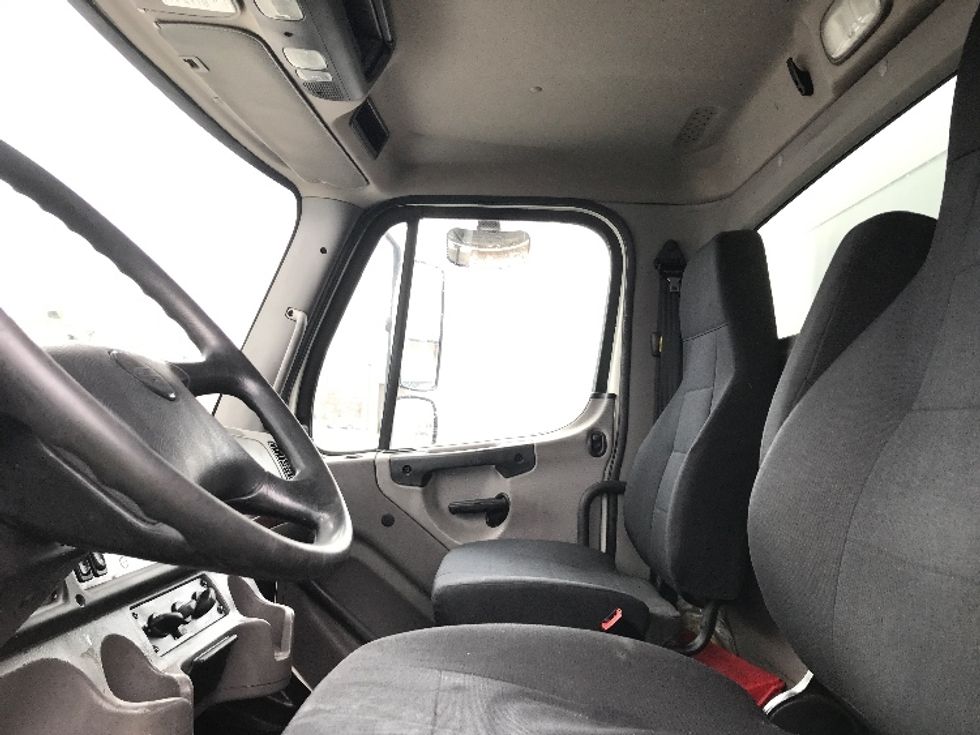 Medium Duty Box Truck-Light and Medium Duty Trucks-Freightliner-2019-M2-Mississauga-ON-320,718\n\t\tkm-$ 71,250 - Image 19