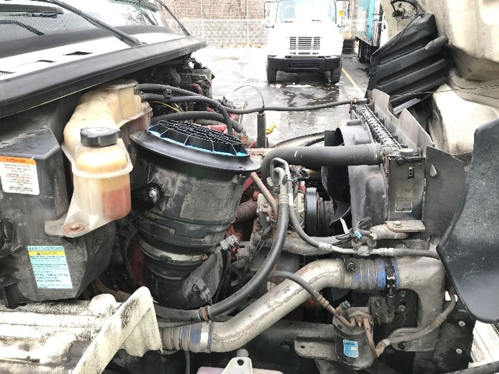 Medium Duty Box Truck-Light and Medium Duty Trucks-Freightliner-2019-M2-Mississauga-ON-320,718\n\t\tkm-$ 71,250 - Image 23