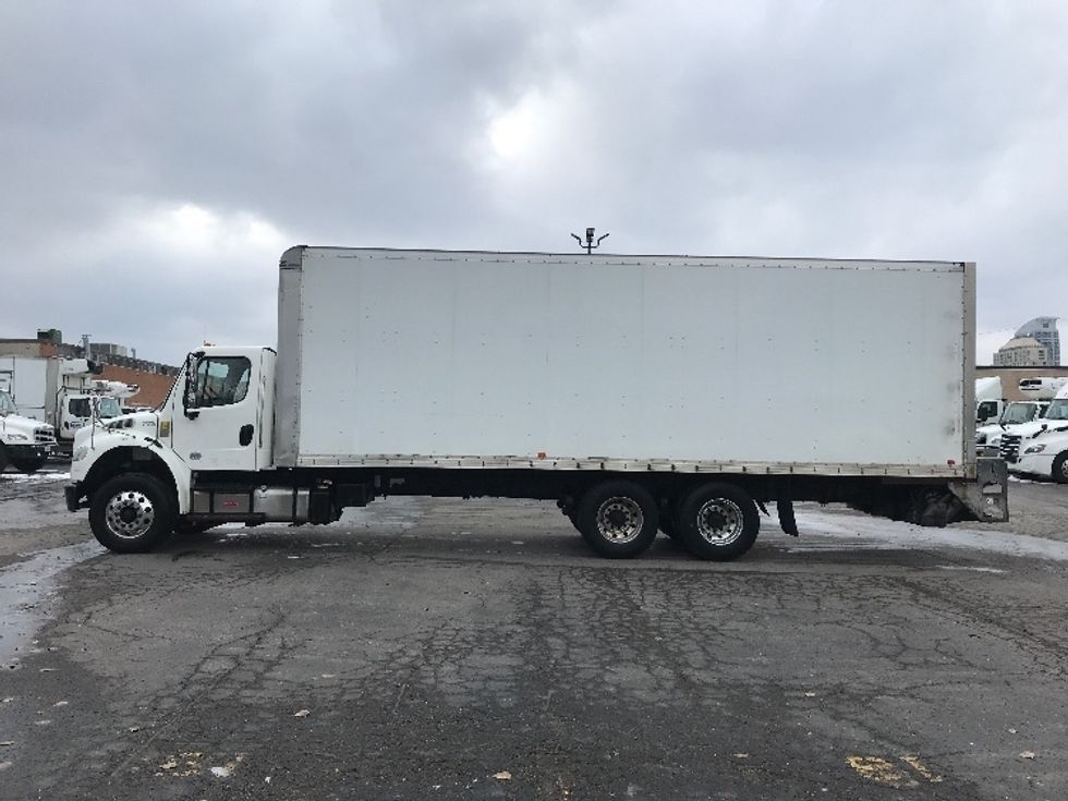 Medium Duty Box Truck-Light and Medium Duty Trucks-Freightliner-2019-M2-Mississauga-ON-320,718\n\t\tkm-$ 71,250 - Image 4