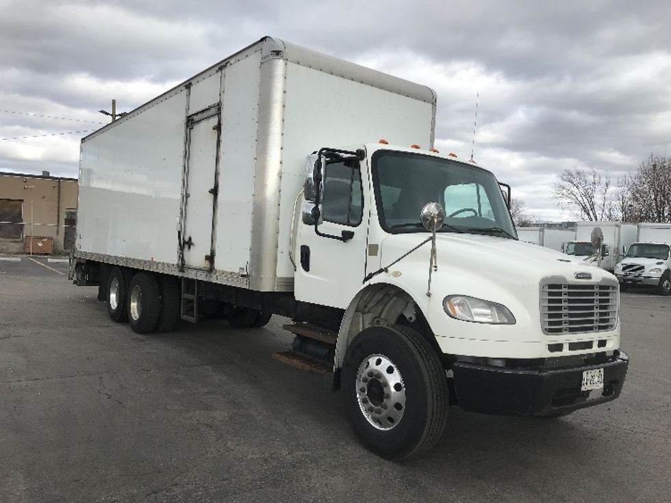 Medium Duty Box Truck-Light and Medium Duty Trucks-Freightliner-2019-M2-Mississauga-ON-323,002\n\t\tkm-$ 71,000 - Image 1
