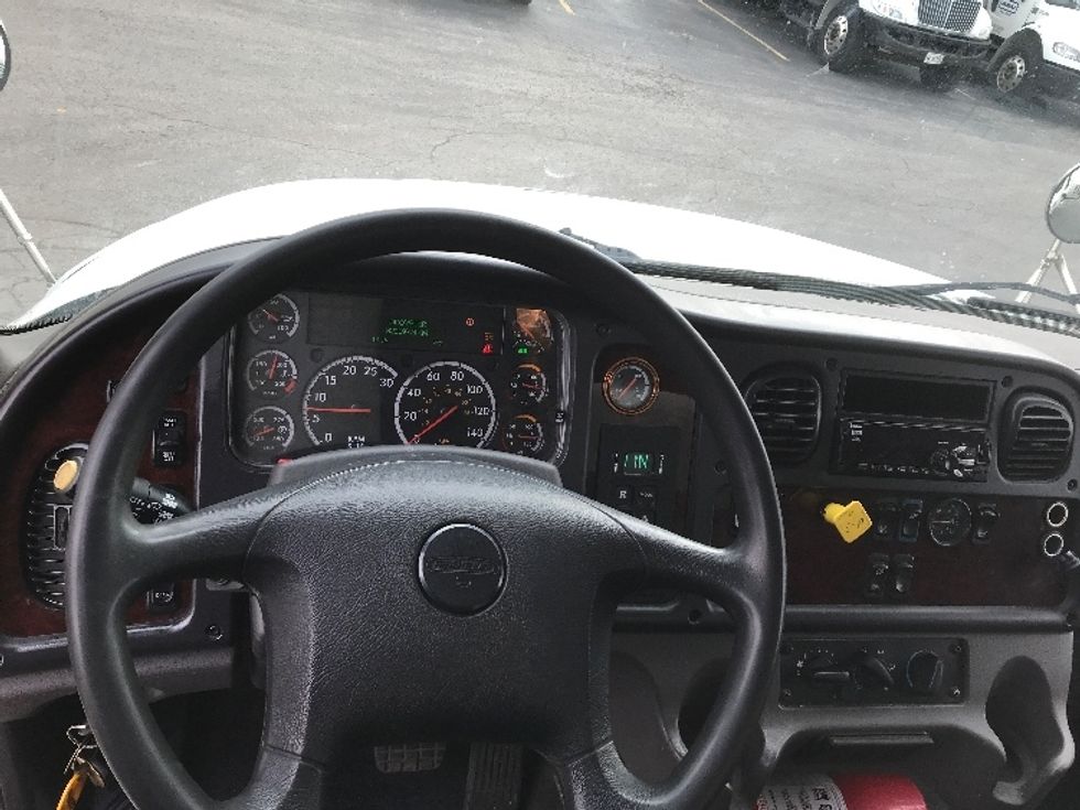 Medium Duty Box Truck-Light and Medium Duty Trucks-Freightliner-2019-M2-Mississauga-ON-323,002\n\t\tkm-$ 71,000 - Image 18