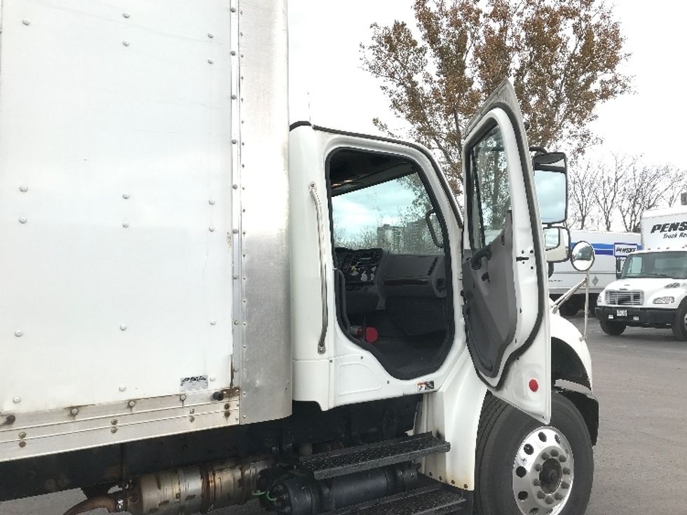 Medium Duty Box Truck-Light and Medium Duty Trucks-Freightliner-2019-M2-Mississauga-ON-323,002\n\t\tkm-$ 71,000 - Image 20