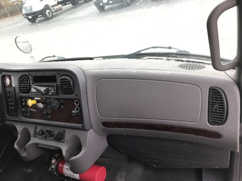 Medium Duty Box Truck-Light and Medium Duty Trucks-Freightliner-2019-M2-Mississauga-ON-323,002\n\t\tkm-$ 71,000 - Image 21