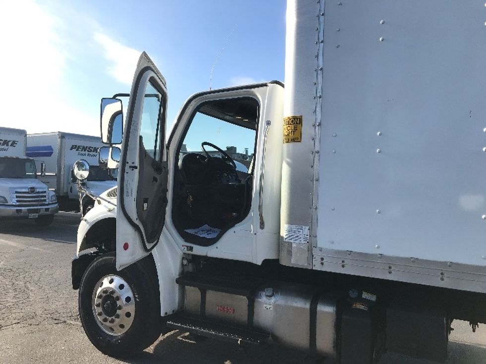 Medium Duty Box Truck-Light and Medium Duty Trucks-Freightliner-2019-M2-Mississauga-ON-332,405\n\t\tkm-$ 69,750 - Image 16