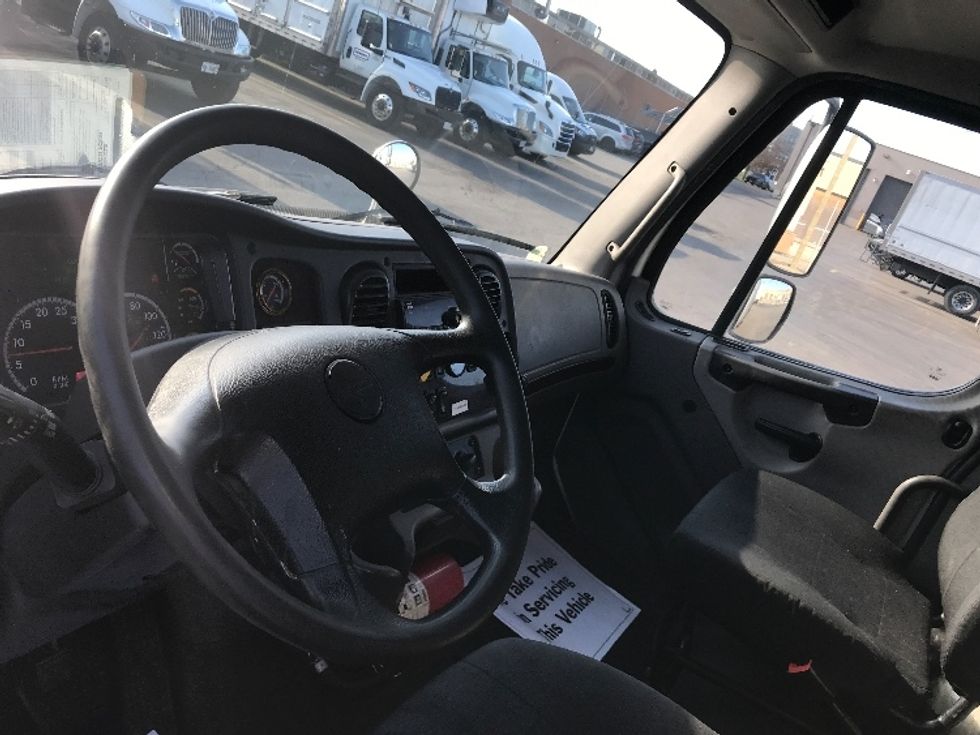 Medium Duty Box Truck-Light and Medium Duty Trucks-Freightliner-2019-M2-Mississauga-ON-332,405\n\t\tkm-$ 69,750 - Image 17