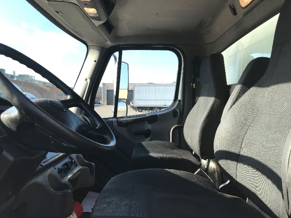 Medium Duty Box Truck-Light and Medium Duty Trucks-Freightliner-2019-M2-Mississauga-ON-332,405\n\t\tkm-$ 69,750 - Image 19
