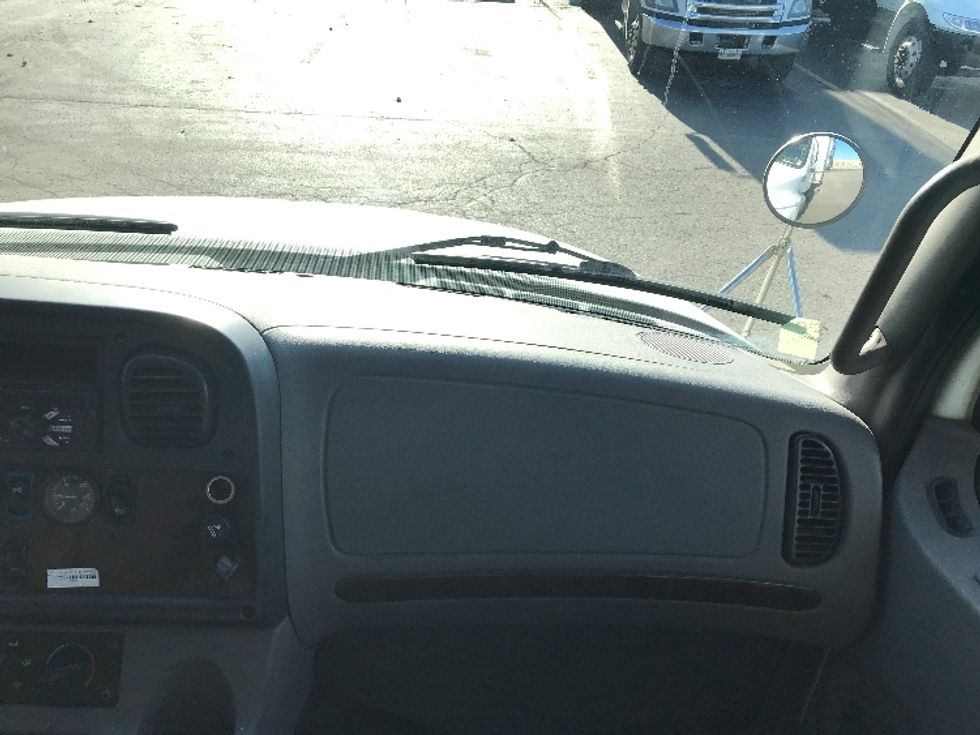 Medium Duty Box Truck-Light and Medium Duty Trucks-Freightliner-2019-M2-Mississauga-ON-332,405\n\t\tkm-$ 69,750 - Image 21