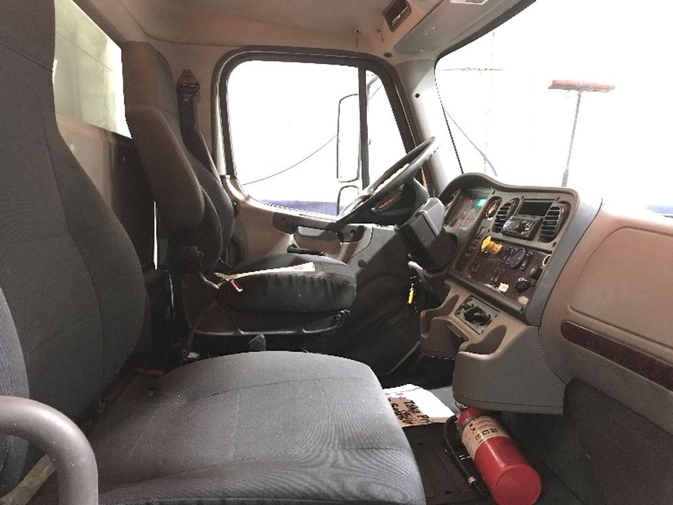 Medium Duty Box Truck-Light and Medium Duty Trucks-Freightliner-2019-M2-Mississauga-ON-332,405\n\t\tkm-$ 69,750 - Image 22