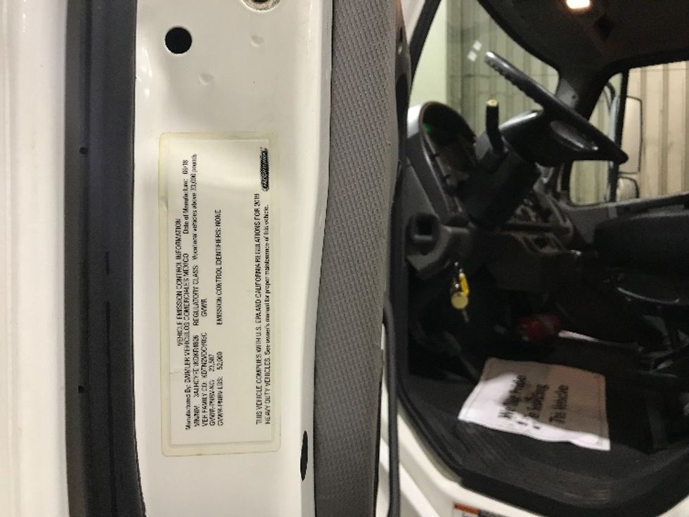 Medium Duty Box Truck-Light and Medium Duty Trucks-Freightliner-2019-M2-Mississauga-ON-332,405\n\t\tkm-$ 69,750 - Image 25