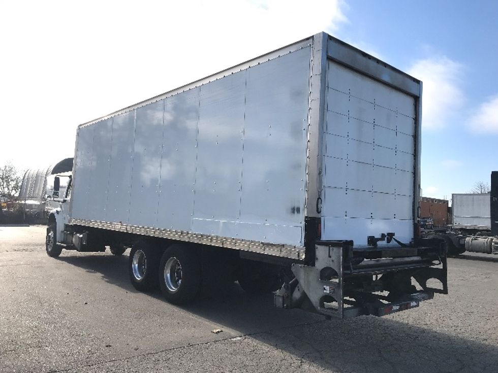Medium Duty Box Truck-Light and Medium Duty Trucks-Freightliner-2019-M2-Mississauga-ON-332,405\n\t\tkm-$ 69,750 - Image 6