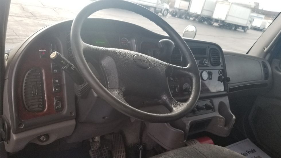 Medium Duty Box Truck-Light and Medium Duty Trucks-Freightliner-2019-M2-Mississauga-ON-345,520\n\t\tkm-$ 48,250 - Image 17