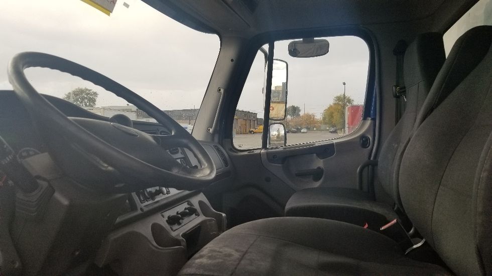 Medium Duty Box Truck-Light and Medium Duty Trucks-Freightliner-2019-M2-Mississauga-ON-345,520\n\t\tkm-$ 48,250 - Image 19