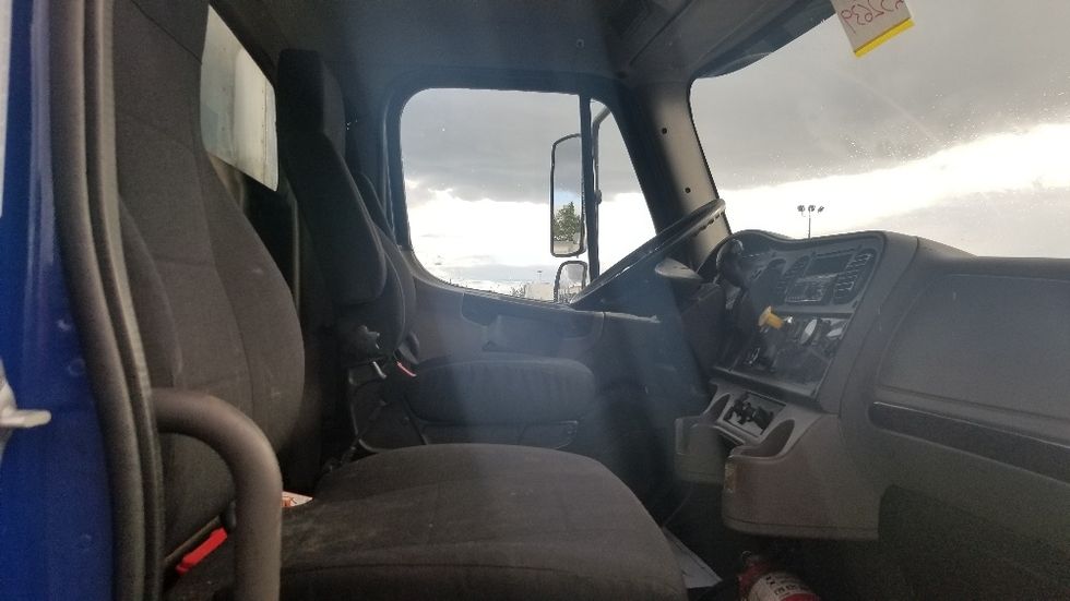 Medium Duty Box Truck-Light and Medium Duty Trucks-Freightliner-2019-M2-Mississauga-ON-345,520\n\t\tkm-$ 48,250 - Image 22