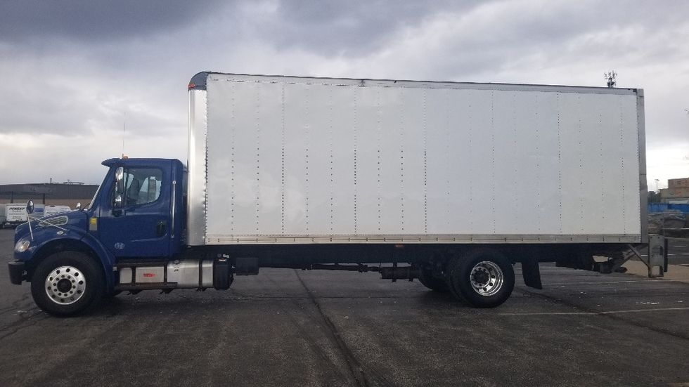 Medium Duty Box Truck-Light and Medium Duty Trucks-Freightliner-2019-M2-Mississauga-ON-345,520\n\t\tkm-$ 48,250 - Image 4