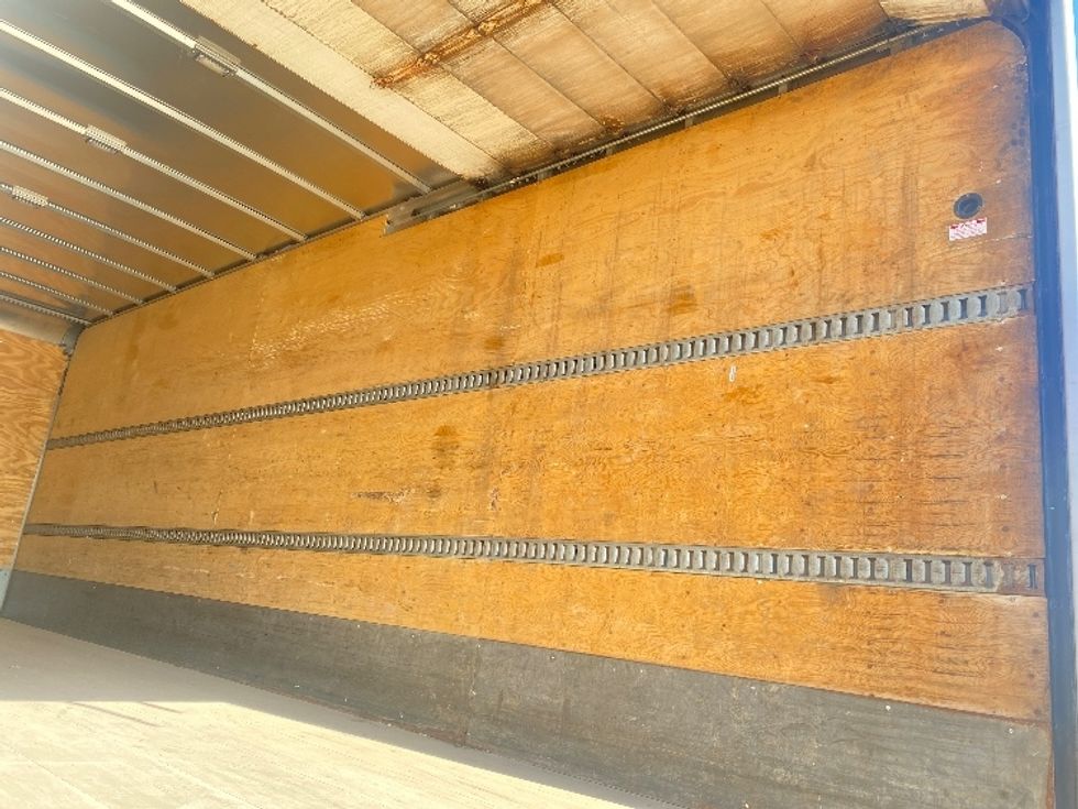 Medium Duty Box Truck-Light and Medium Duty Trucks-Freightliner-2019-M2-Mississauga-ON-350,417\n\t\tkm-$ 48,000 - Image 12