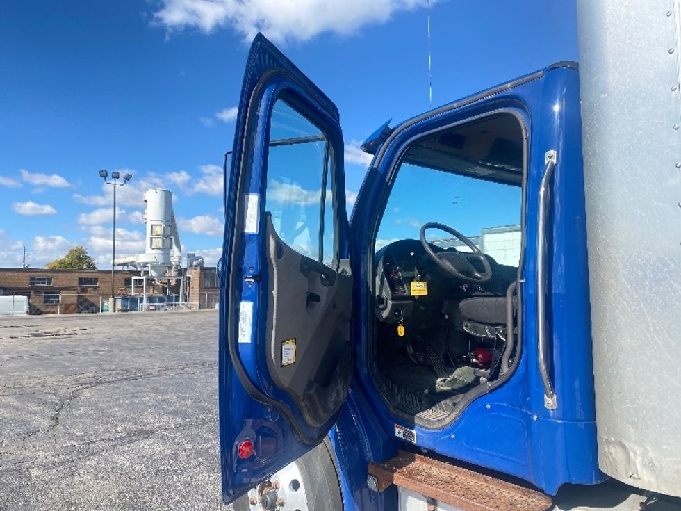 Medium Duty Box Truck-Light and Medium Duty Trucks-Freightliner-2019-M2-Mississauga-ON-350,417\n\t\tkm-$ 48,000 - Image 16