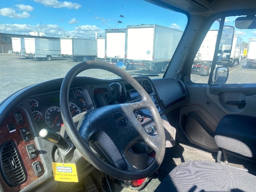 Medium Duty Box Truck-Light and Medium Duty Trucks-Freightliner-2019-M2-Mississauga-ON-350,417\n\t\tkm-$ 48,000 - Image 17