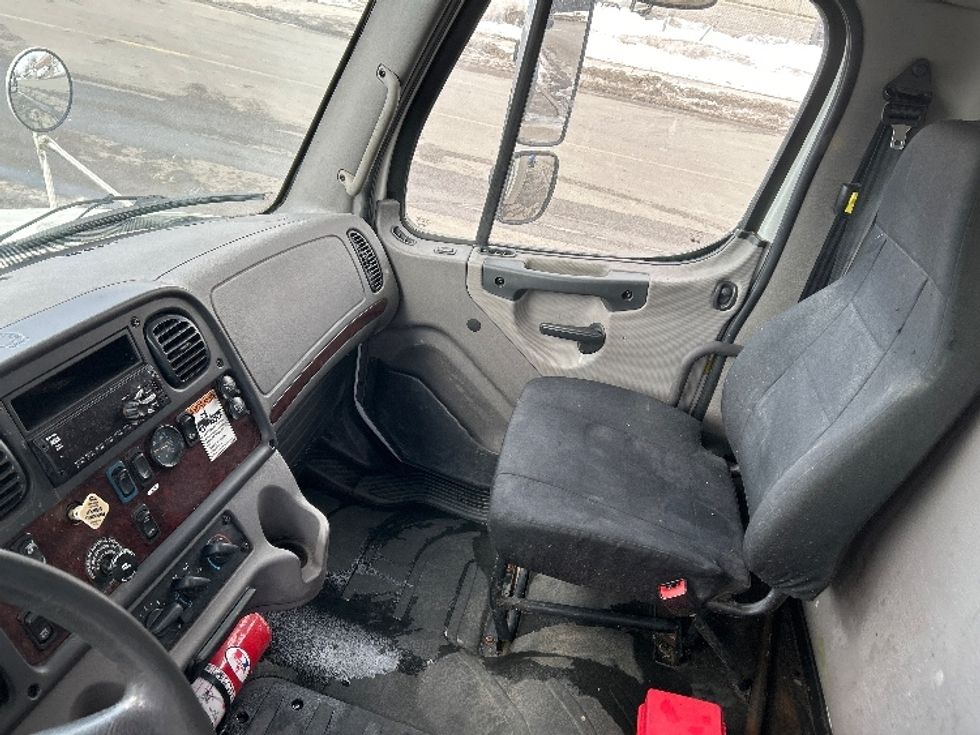 Medium Duty Box Truck-Light and Medium Duty Trucks-Freightliner-2019-M2-Mississauga-ON-355,967\n\t\tkm-$ 55,500 - Image 18