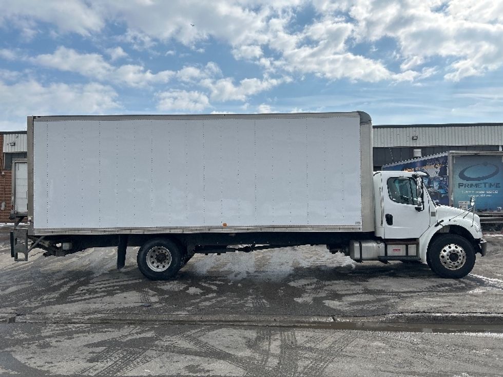 Medium Duty Box Truck-Light and Medium Duty Trucks-Freightliner-2019-M2-Mississauga-ON-355,967\n\t\tkm-$ 55,500 - Image 4